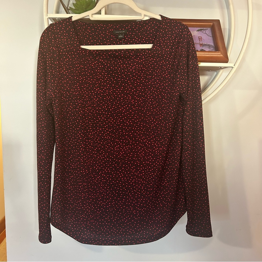 Ann Taylor Women’s Small S Square Red Black Polka Dot Long Sleeve Blouse NWT - Picture 4 of 7